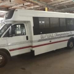 2014 Chevrolet Minibus - Image 2