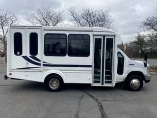 2015 Ford E350 bus