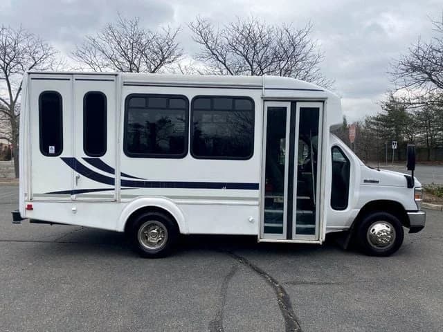 2015 Ford E350 Shuttle Bus ADA - Image 1