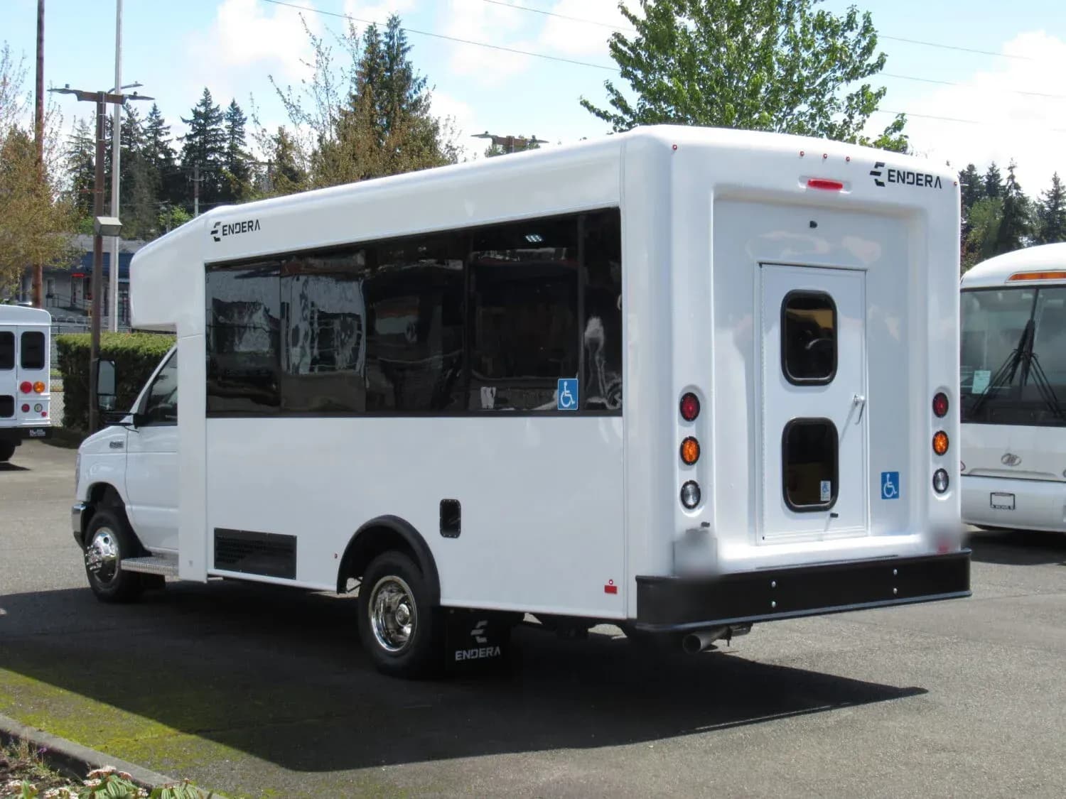 2024 Ford Endera Shuttle Bus - Image 4