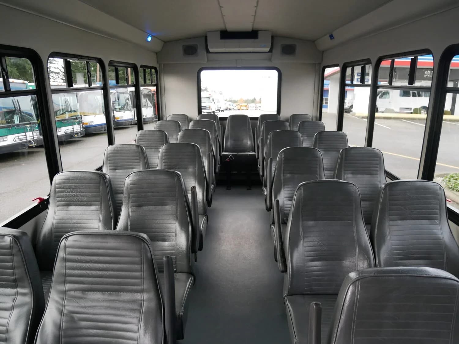 2018 Ford E450 Starcraft Allstar Shuttle Bus - Image 6