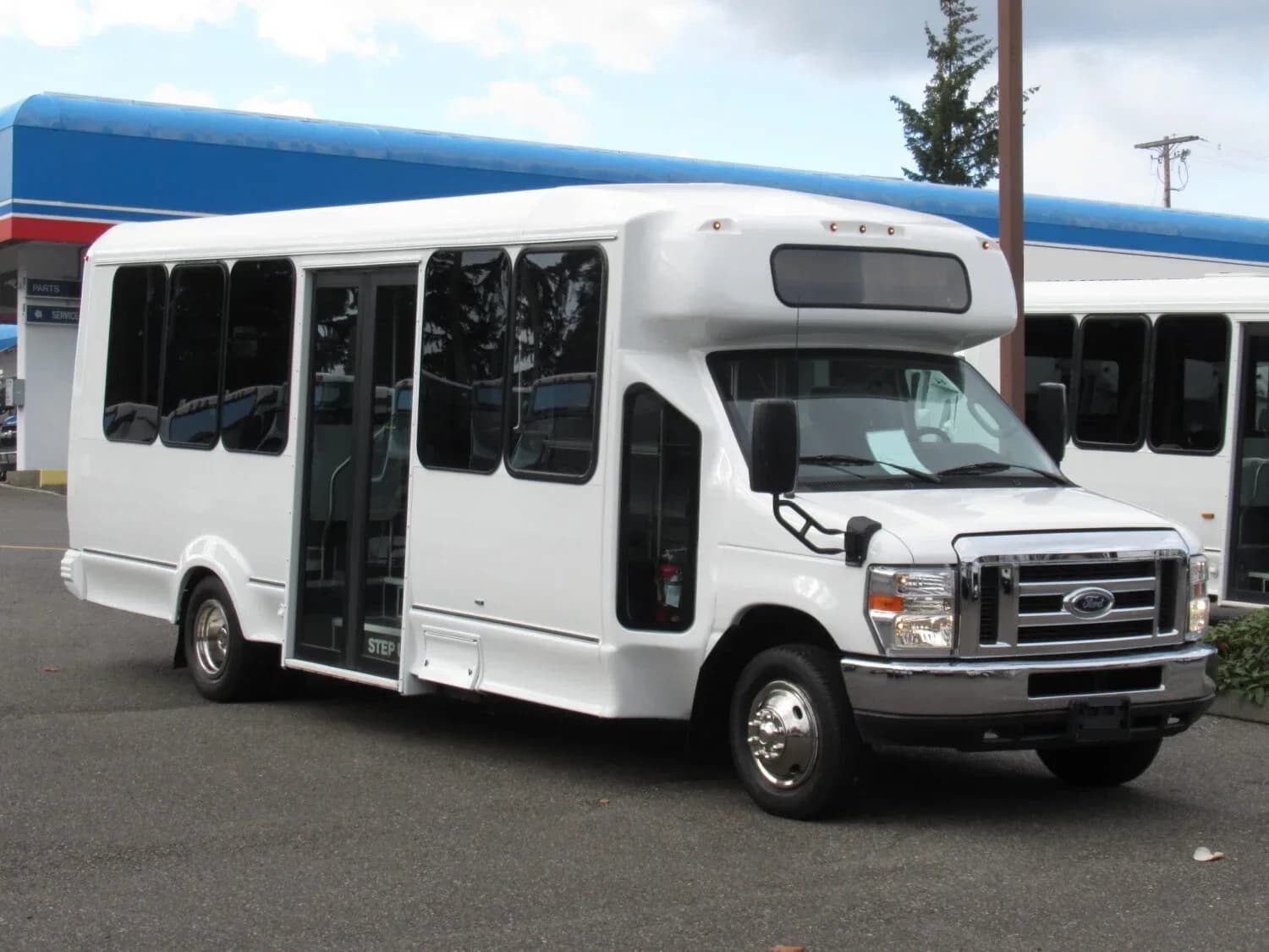 2018 Ford E450 Eldorado Shuttle Bus - Image 1