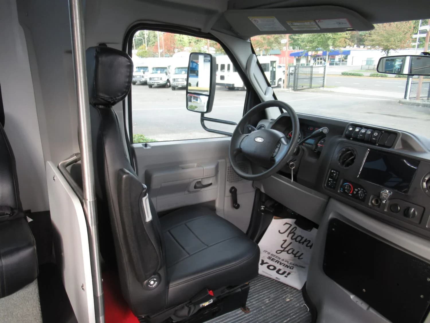 2018 Ford E450 Eldorado Shuttle Bus - Image 8