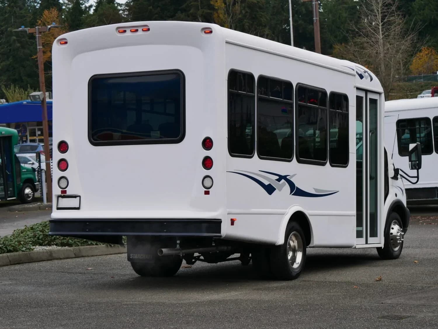 2016 Ford Transit Starlite Non CDL Shuttle Bus - Image 3