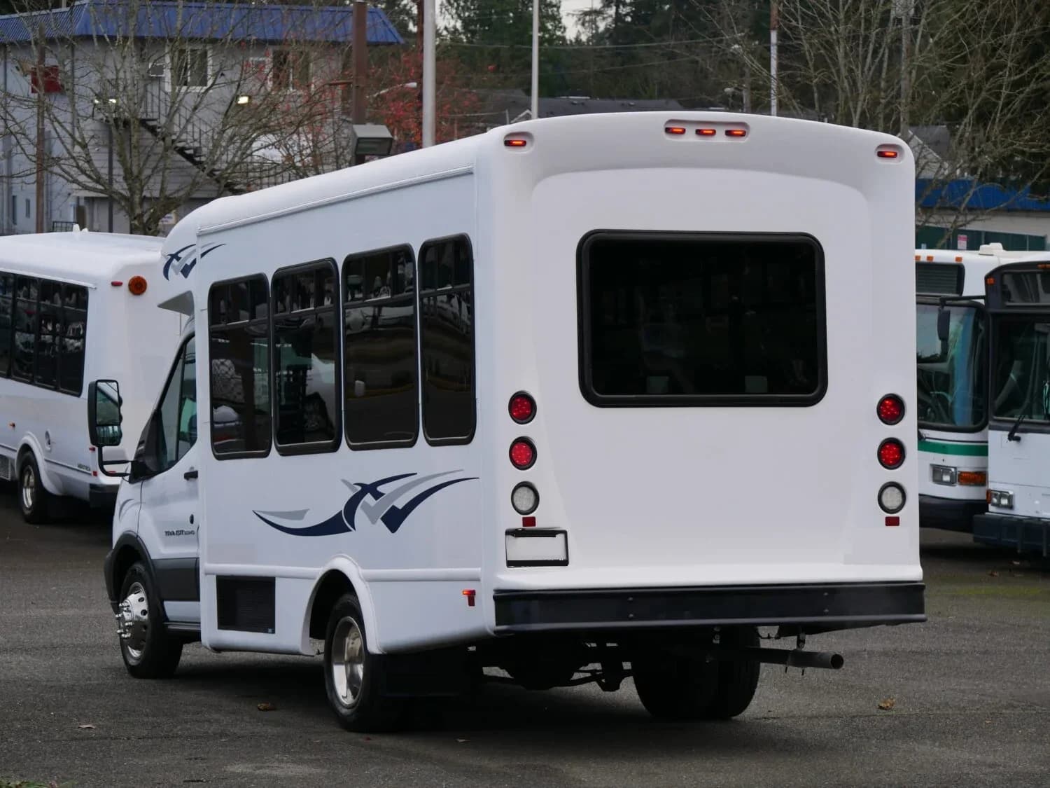 2016 Ford Transit Starlite Non CDL Shuttle Bus - Image 4