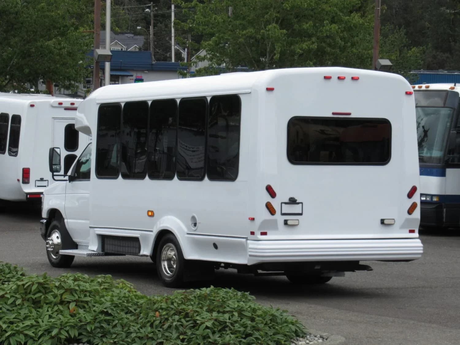 2016 Ford E450 Eldorado Shuttle Bus - Image 5