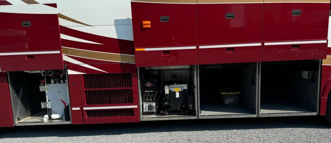 2015 Prevost H3-45 Motorcoach - Image 23