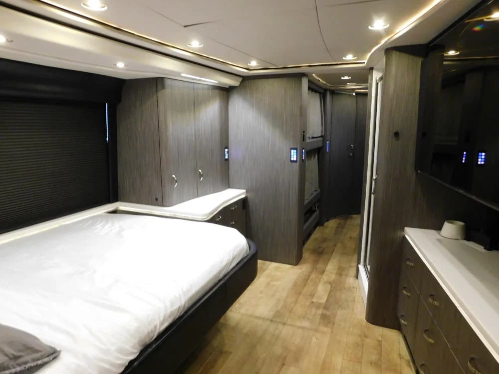 2012 Prevost H3-45 Motorcoach - Image 21