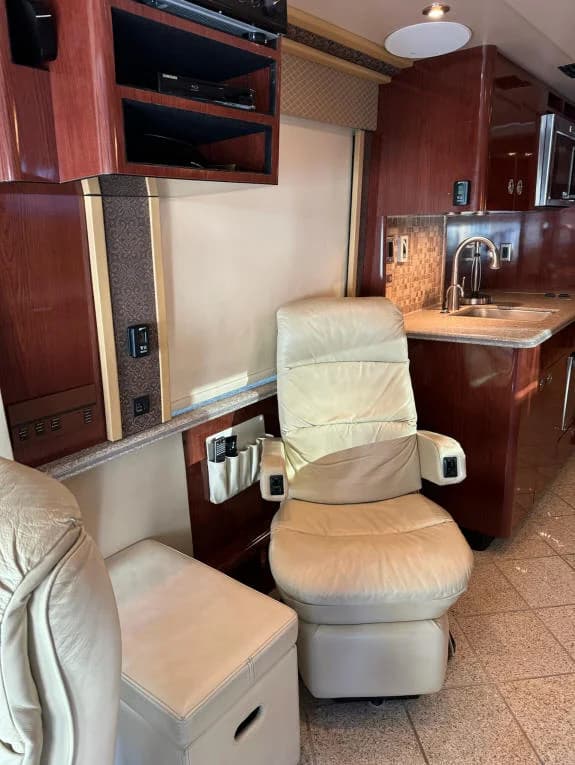 2011 Prevost XLII Motorcoach Conversion - Image 12
