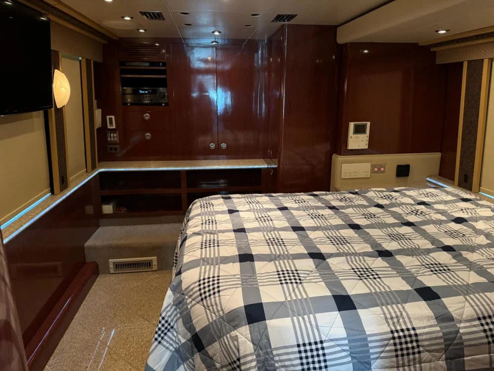2011 Prevost XLII Motorcoach Conversion - Image 24