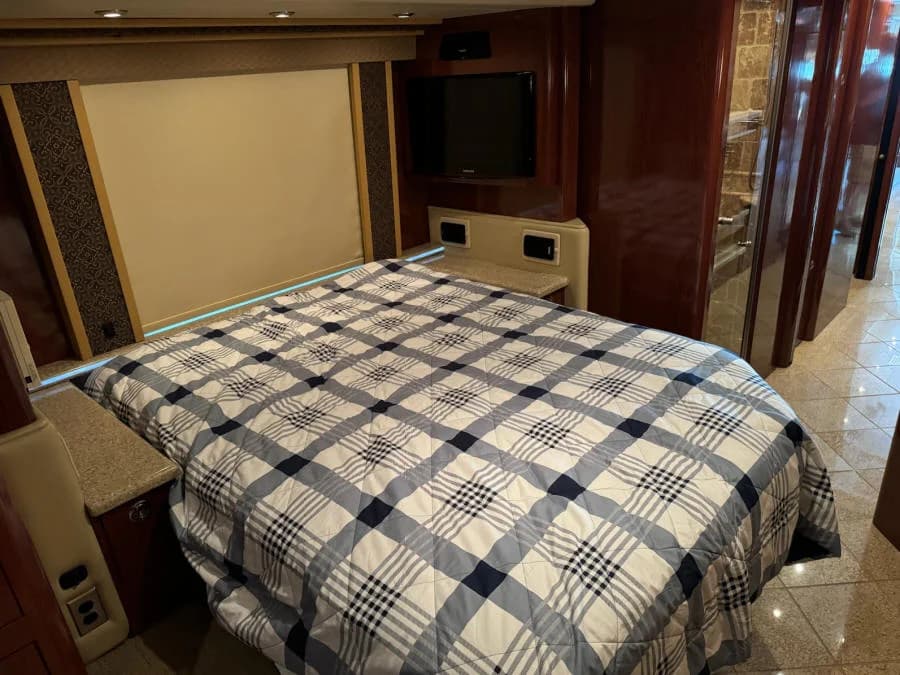 2011 Prevost XLII Motorcoach Conversion - Image 28