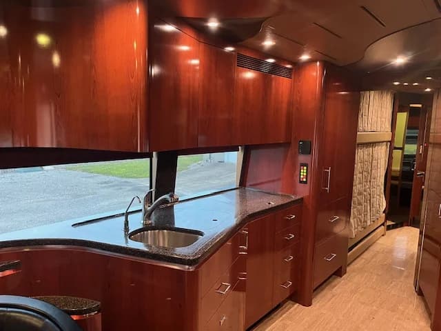 2006 Prevost XLII Motorcoach Conversion - Image 21