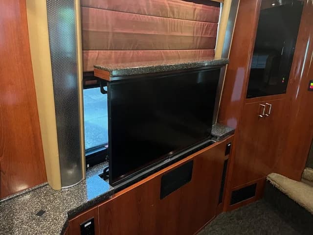 2006 Prevost XLII Motorcoach Conversion - Image 40