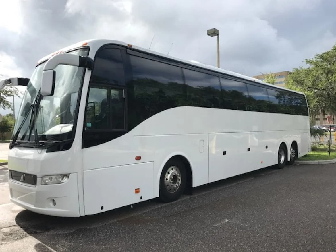 2013 Volvo 9700 ADA Coach Bus - Image 1