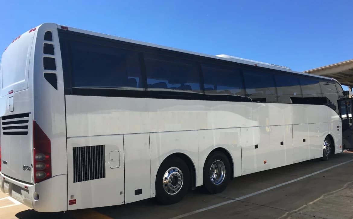 2013 Volvo 9700 ADA Coach Bus - Image 3
