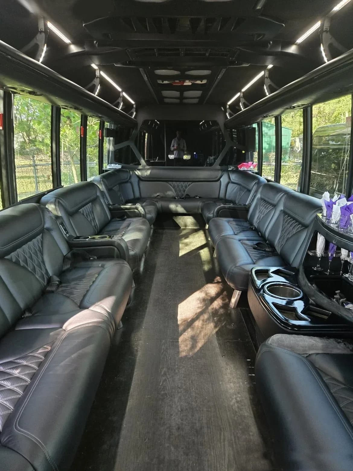 2017 Ford F550 Gretch Shuttle Bus - Image 6