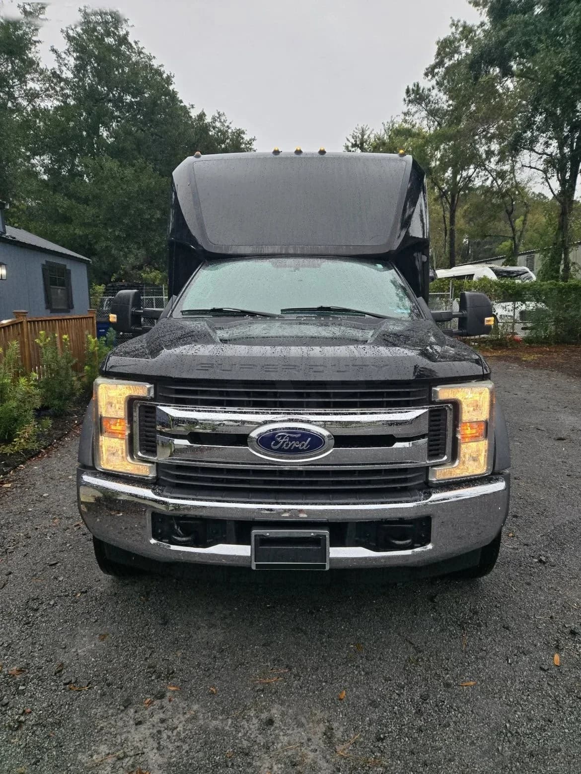 2017 Ford F550 Gretch Shuttle Bus - Image 3