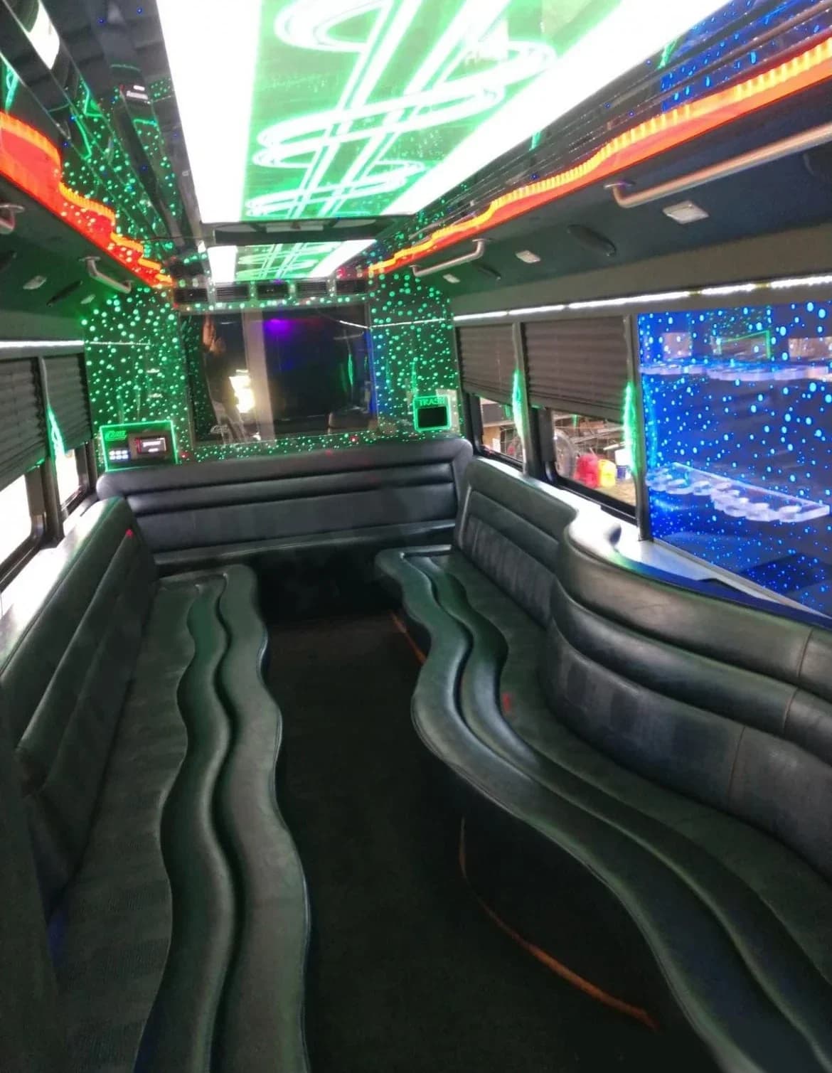 2014 Ford E450 Limo Bus - Image 5