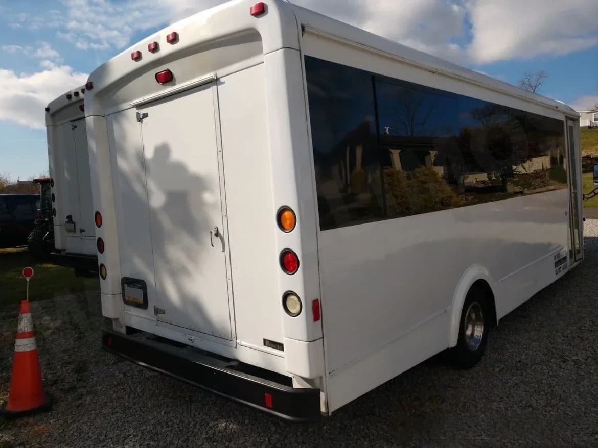 2014 Ford E450 Limo Bus - Image 2