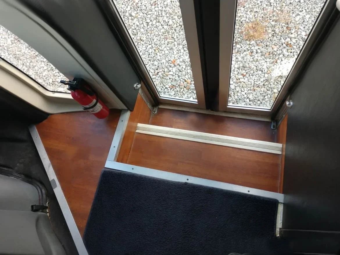 2014 Ford E450 Limo Bus - Image 4