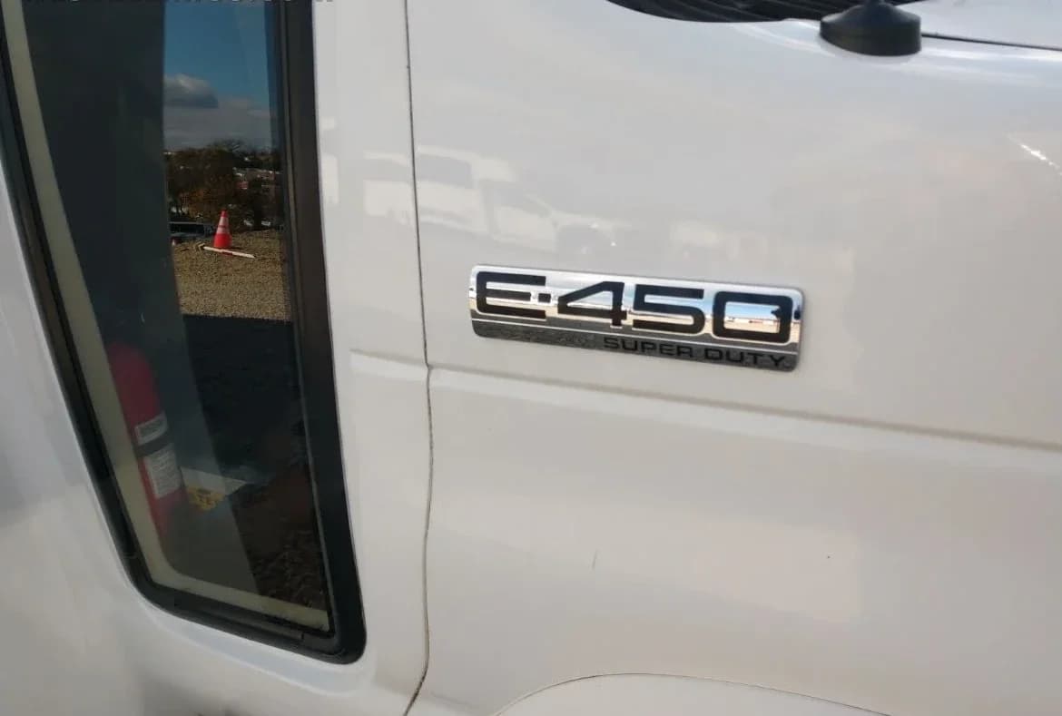2014 Ford E450 Limo Bus - Image 3