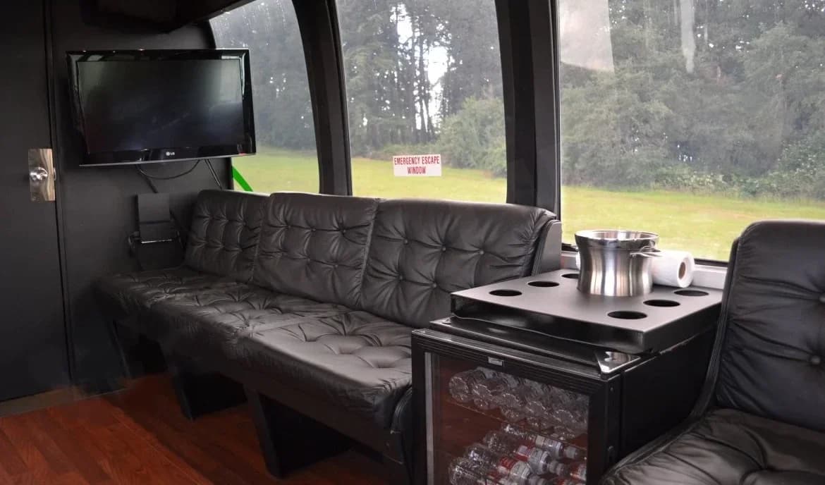 1987 Prevost Limo Bus - Image 3