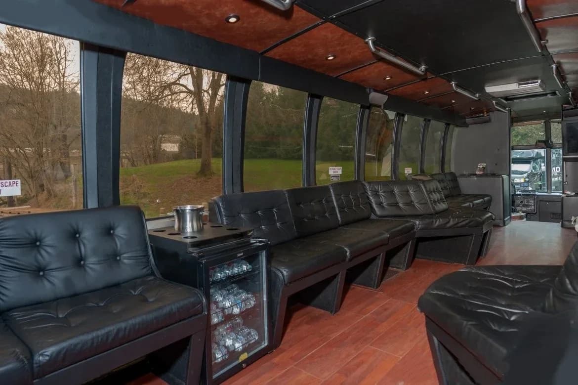 1987 Prevost Limo Bus - Image 6