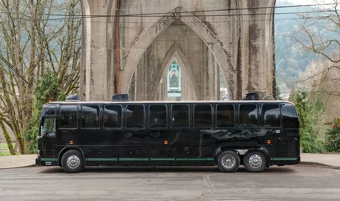 1987 Prevost Limo Bus - Image 2