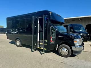 2023 Ford E450 bus