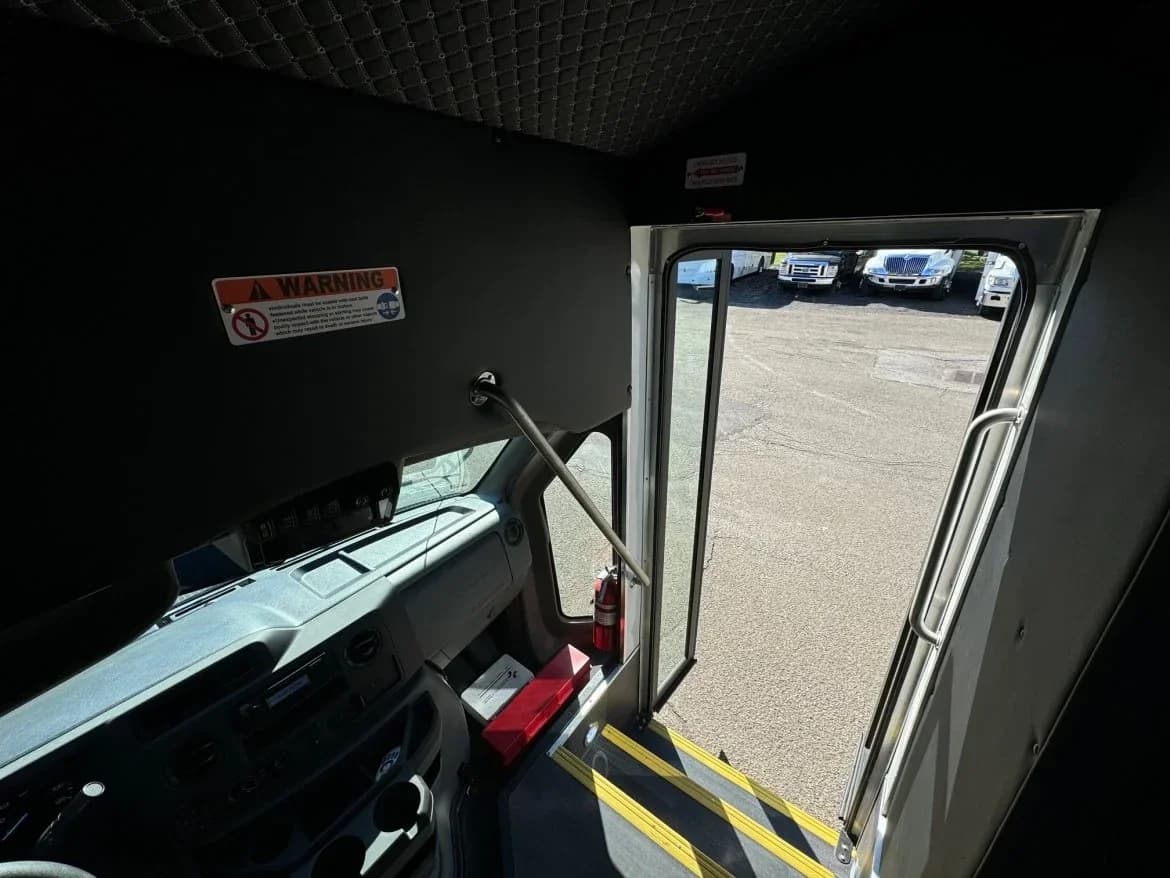 2023 Ford E450 Limo Bus - Image 7