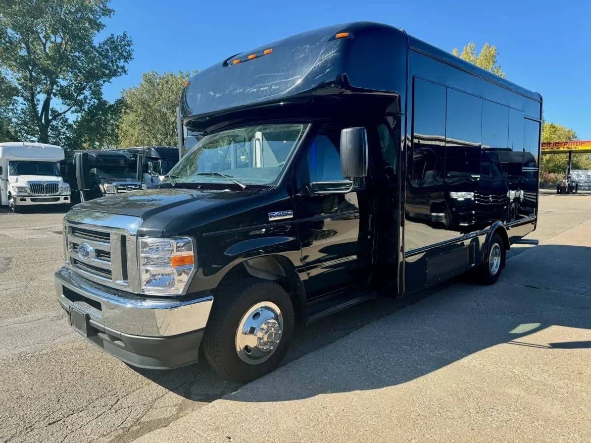 2023 Ford E450 Limo Bus - Image 3