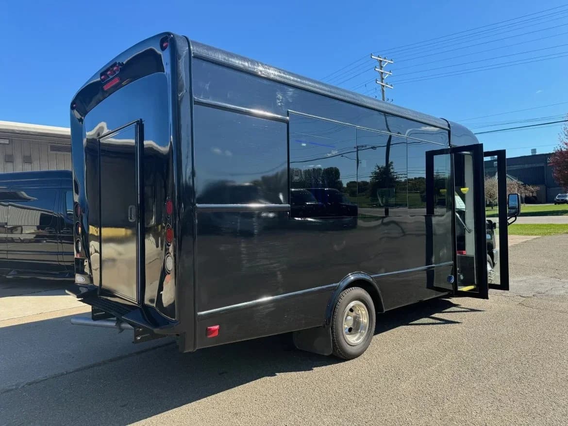 2023 Ford E450 Limo Bus - Image 4
