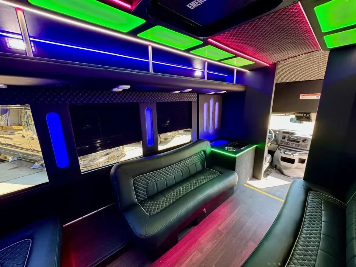 2023 Ford E450 Limo Bus - Image 10