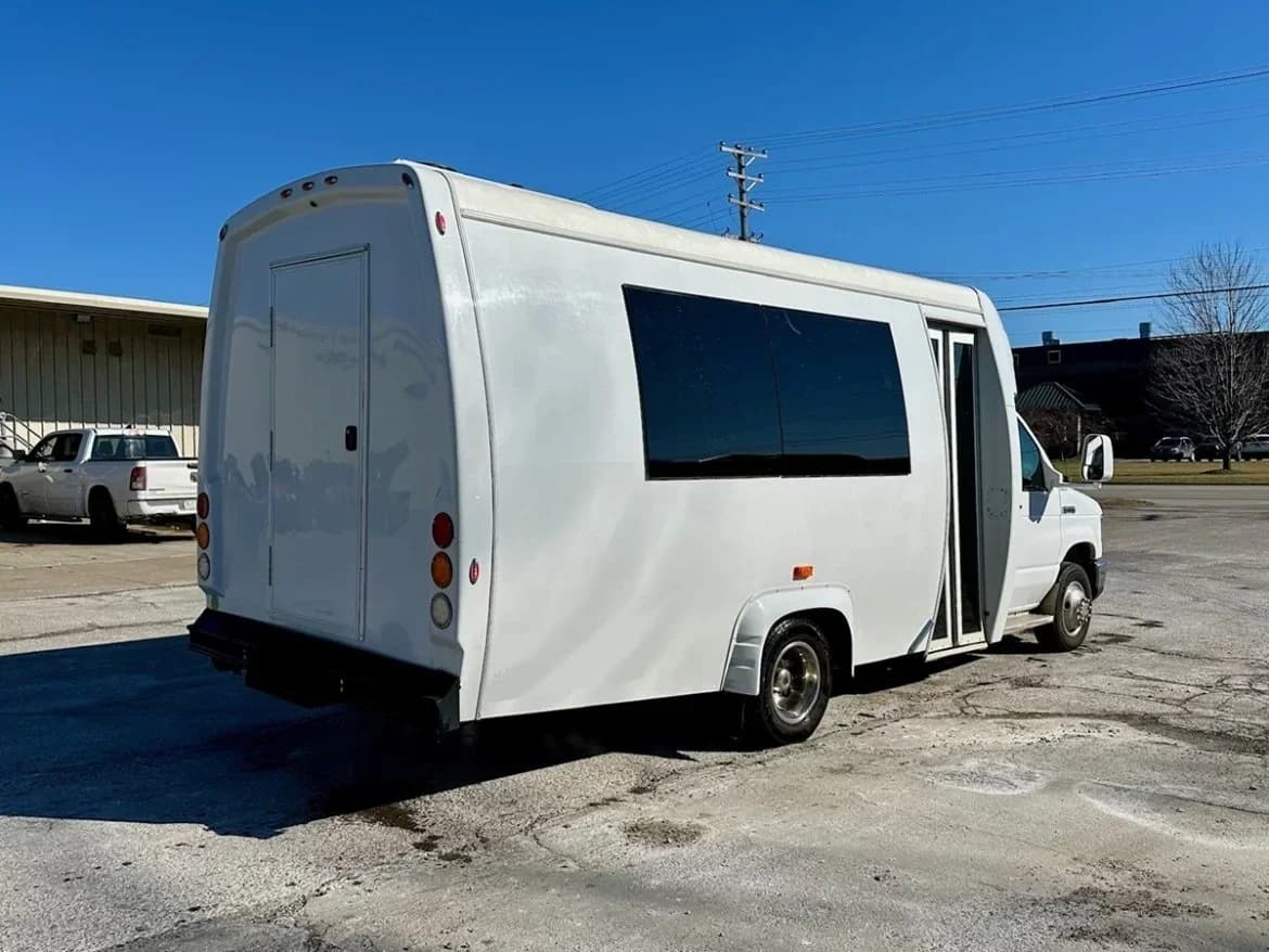 2018 Ford E350 Limo Bus - Image 3