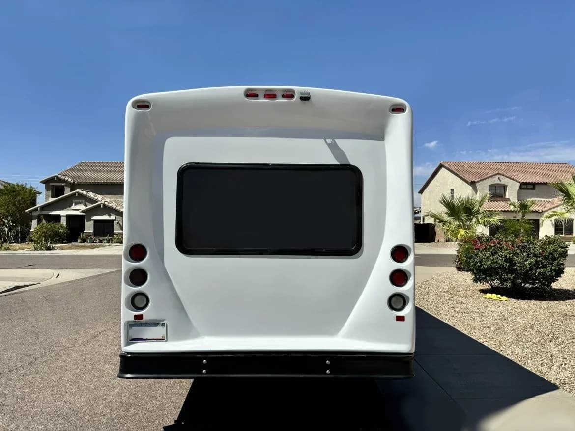 2016 Ford E450 Limo Bus - Image 4