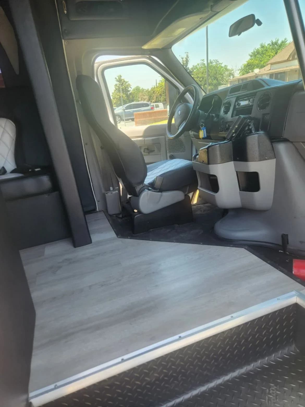 2016 Ford E450 Limo Bus - Image 5