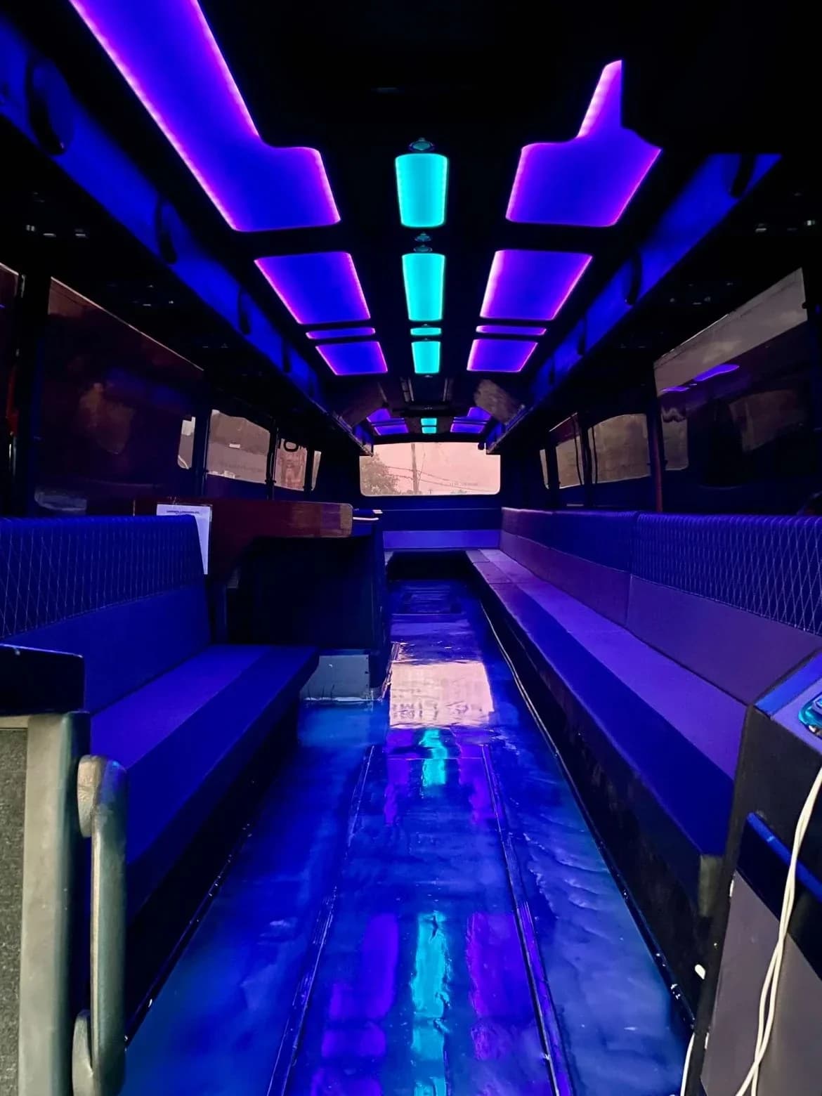 1996 Van Hool Limo Bus - Image 3