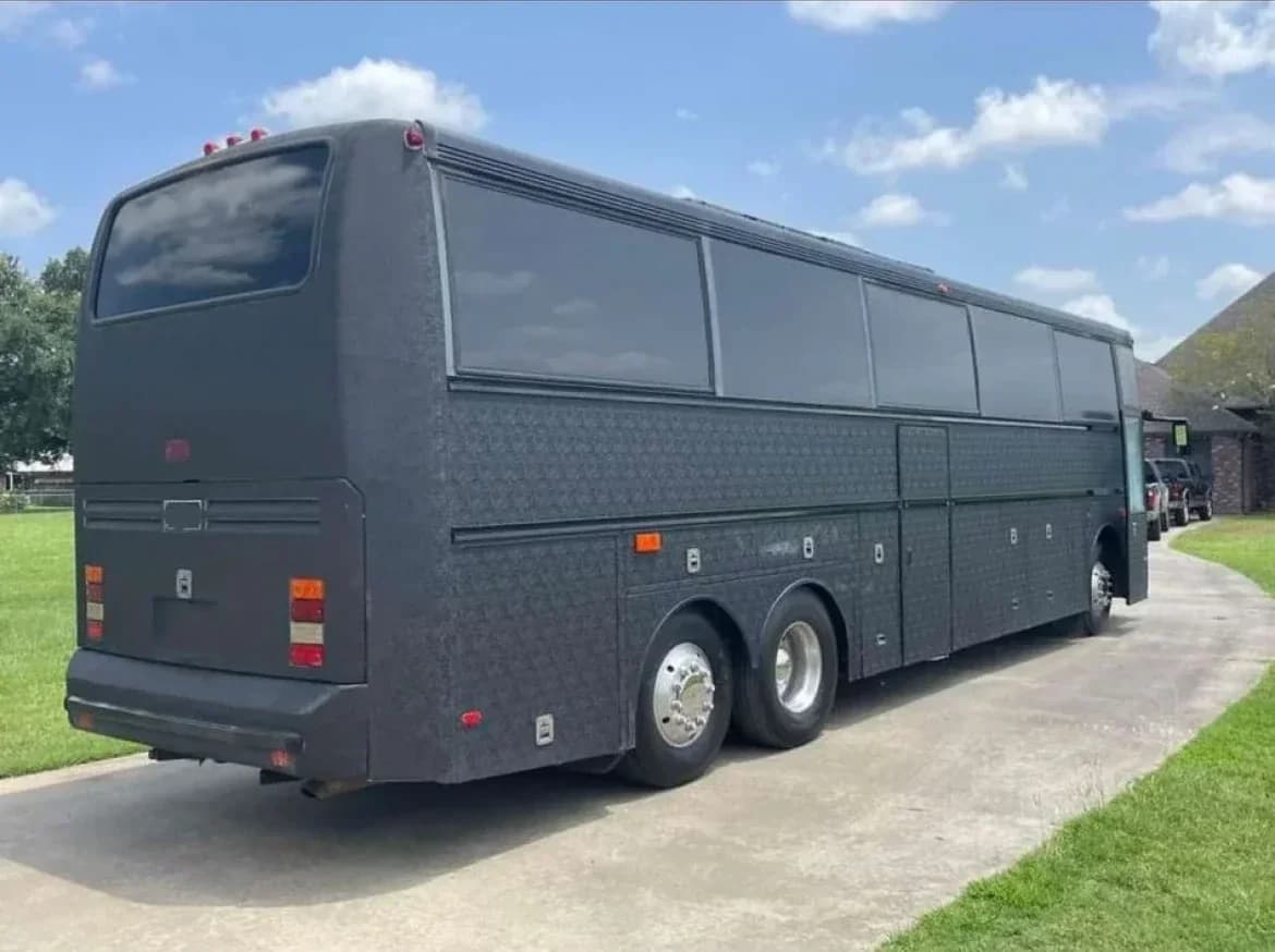 1996 Van Hool Limo Bus - Image 2
