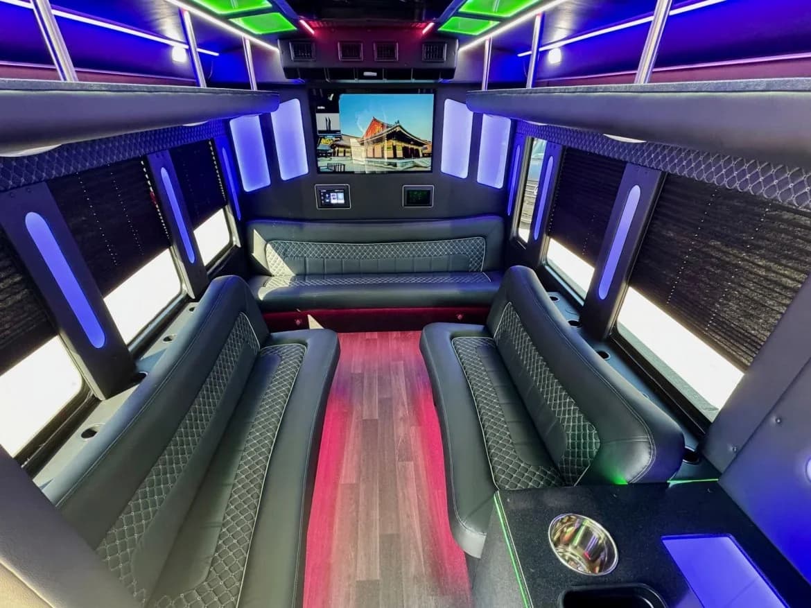 2023 Ford E450 Limo Bus - Image 9