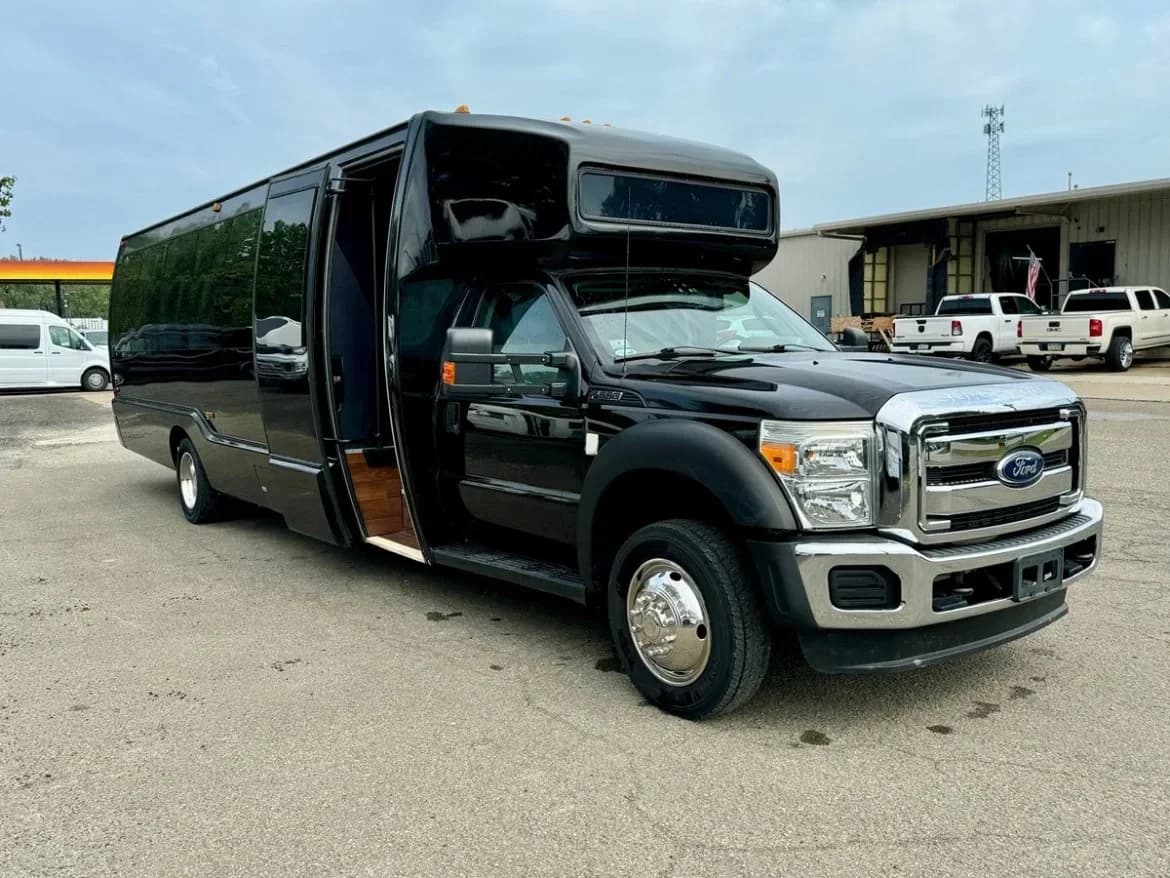 2014 Ford F550 Party Bus - Image 6
