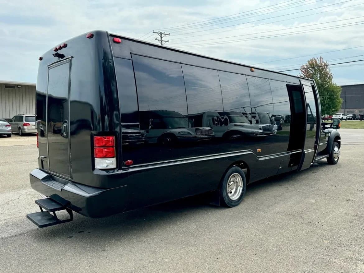 2014 Ford F550 Party Bus - Image 5