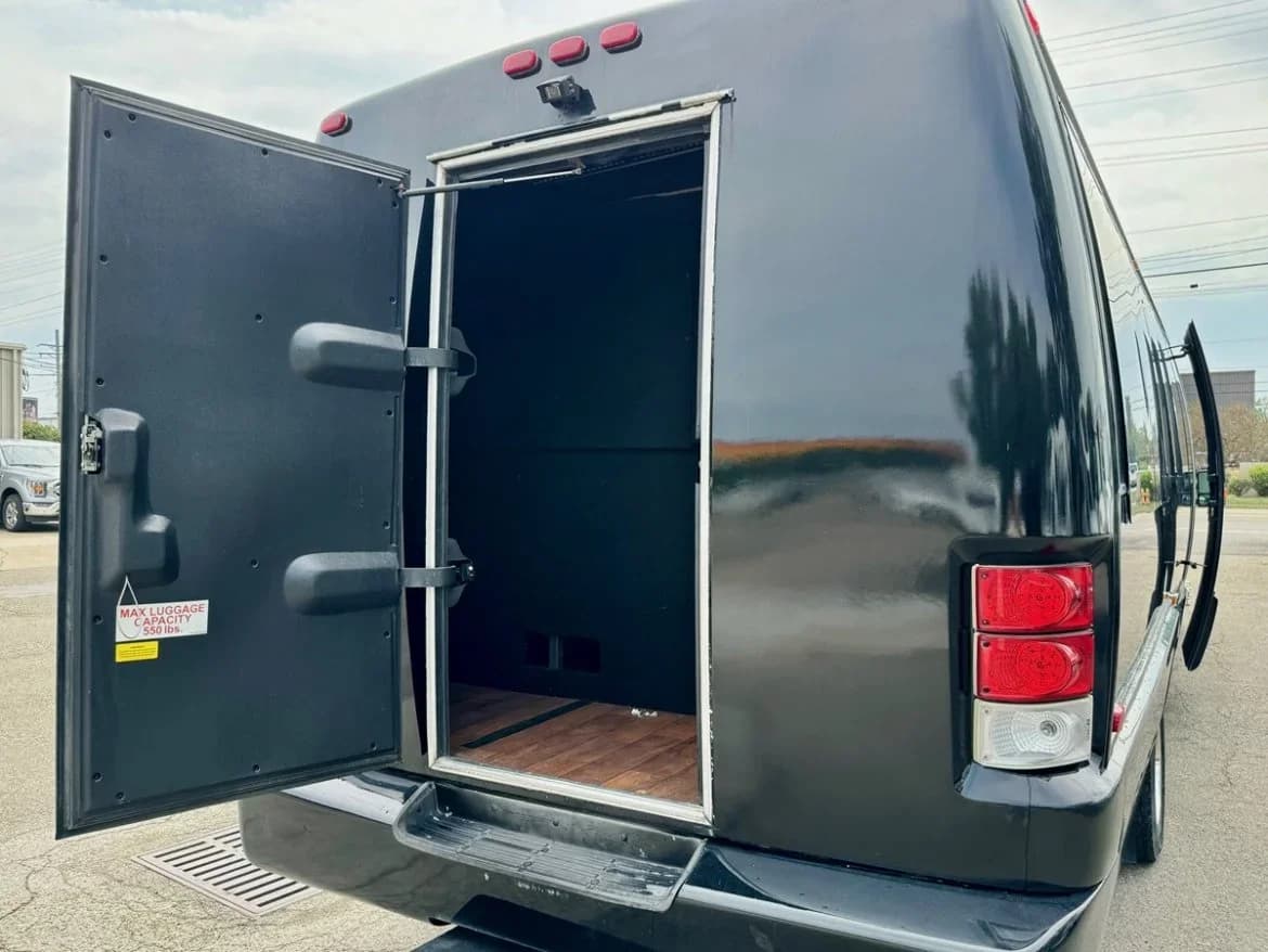 2014 Ford F550 Party Bus - Image 4