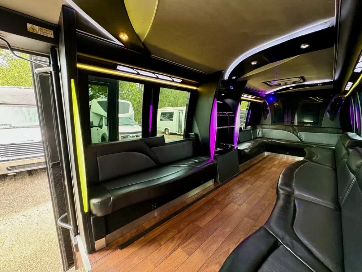 2014 Ford F550 Party Bus - Image 8