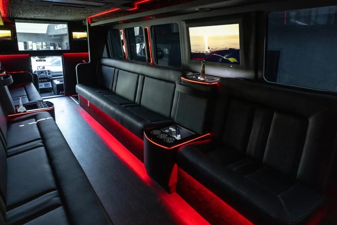 2020 Ford F550 Gretch Limo Bus - Image 9