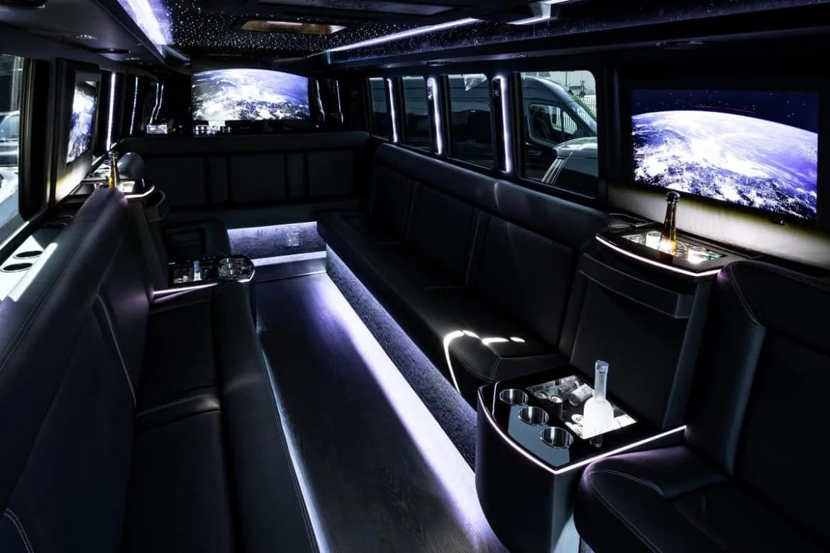 2020 Ford F550 Gretch Limo Bus - Image 10