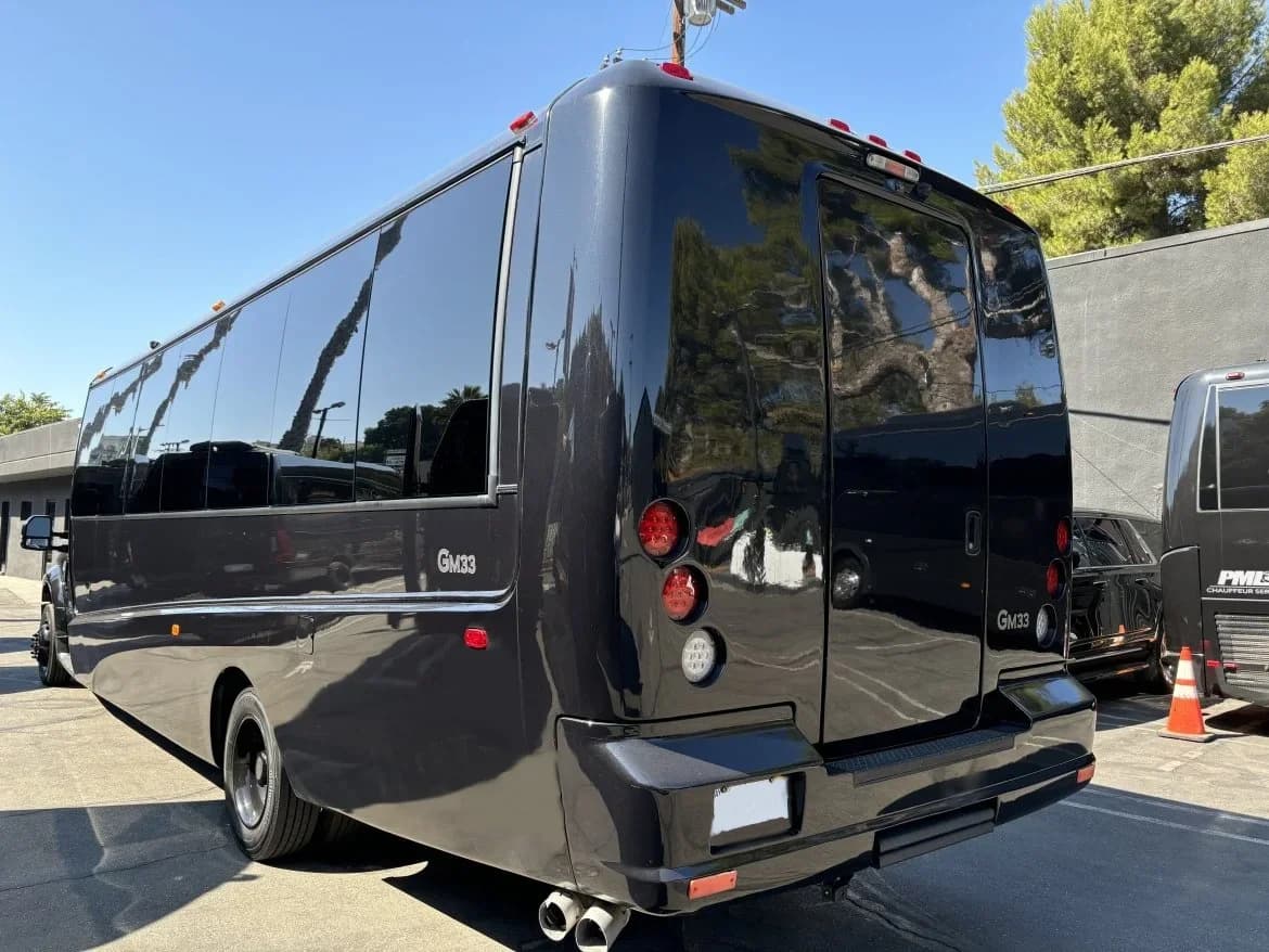 2020 Ford F550 Gretch Limo Bus - Image 3