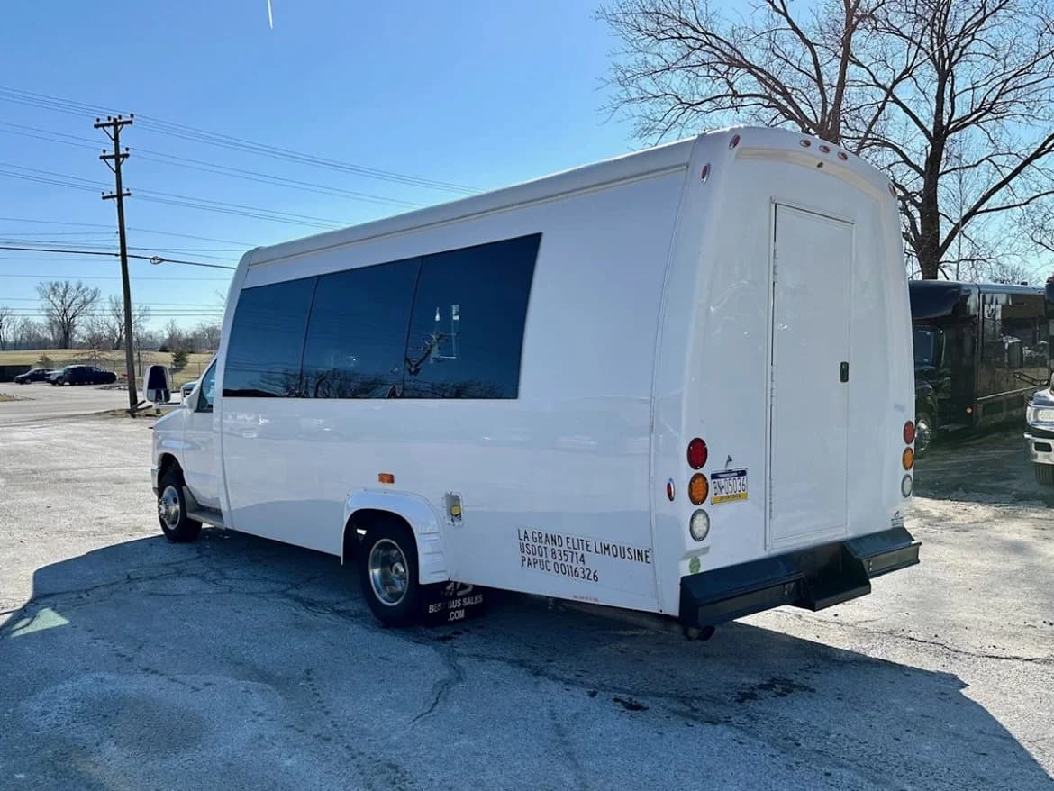 2018 Ford E350 Limo Bus - Image 7
