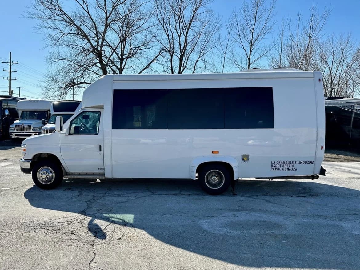 2018 Ford E350 Limo Bus - Image 8