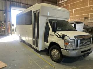2018 Ford E450 bus