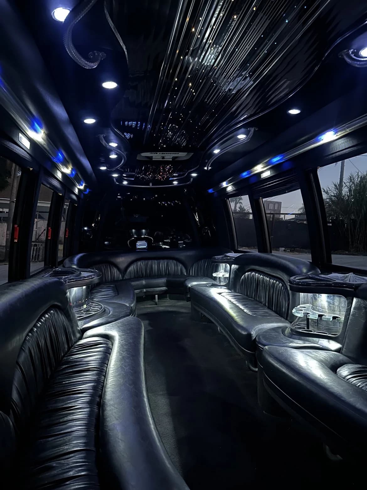 2008 International Krystal KK35 Limo Bus  - Image 5